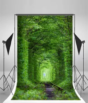 Фон для фотосъемки Джунгли Железнодорожные пути Деревья Зеленые листья Сказочная природа Весеннее путешествие